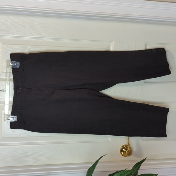 🐢Counterparts Women's Black Capri Pants Size 6 - Picture 1 of 9